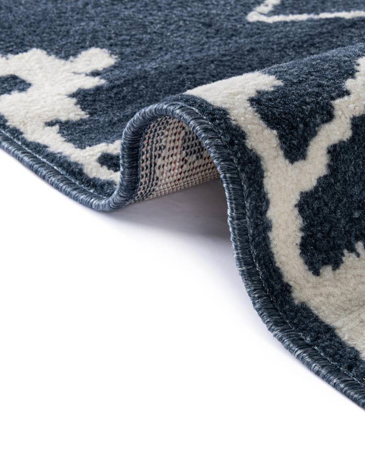 Detail image of  7' 10 x 7' 10 Oslo Square Rug