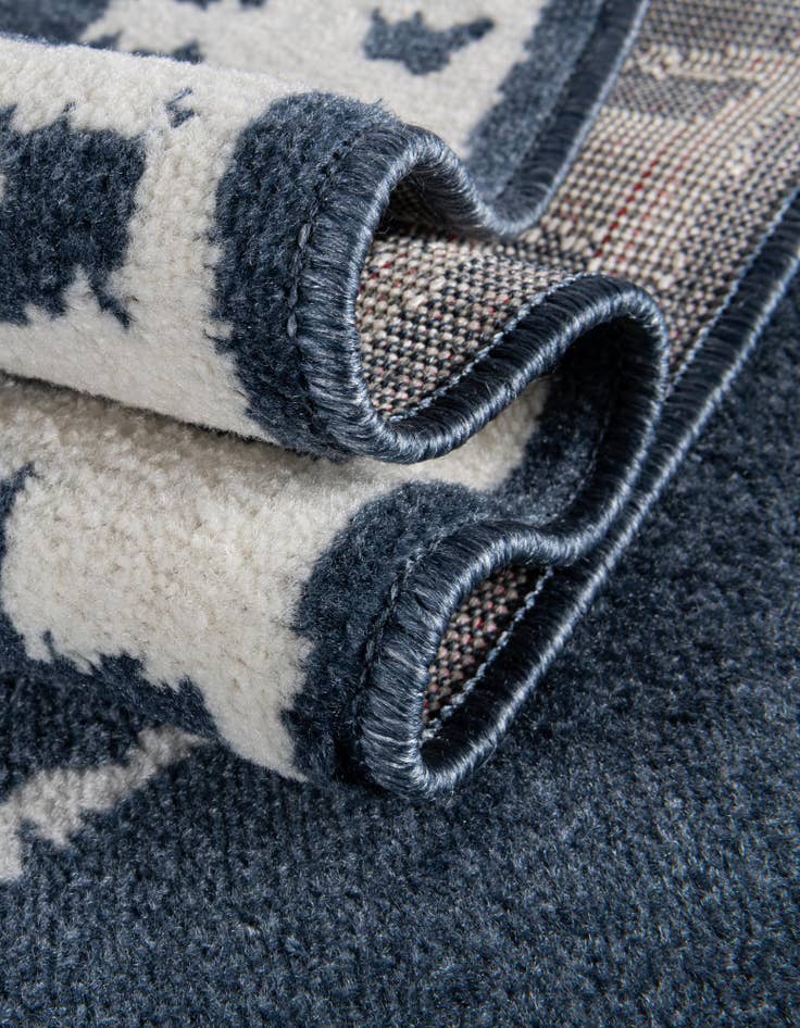 Detail image of  7' 10 x 7' 10 Oslo Square Rug