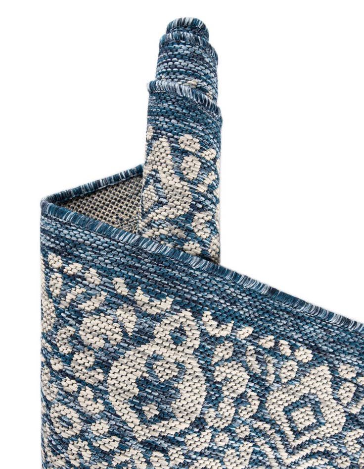 Detail image of  7' 10 x 7' 10  Washable Border Indoor / Outdoor Square Rug