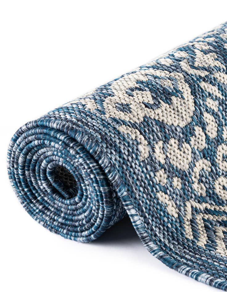 Detail image of  7' 10 x 7' 10  Washable Border Indoor / Outdoor Square Rug