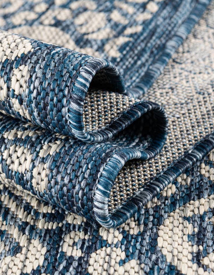 Detail image of  7' 10 x 7' 10  Washable Border Indoor / Outdoor Square Rug