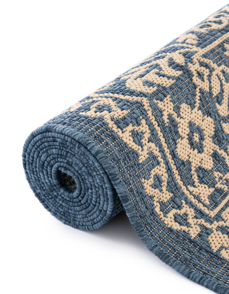 Detail image of  6' x 6'  Washable Botanical Indoor / Outdoor Square Rug