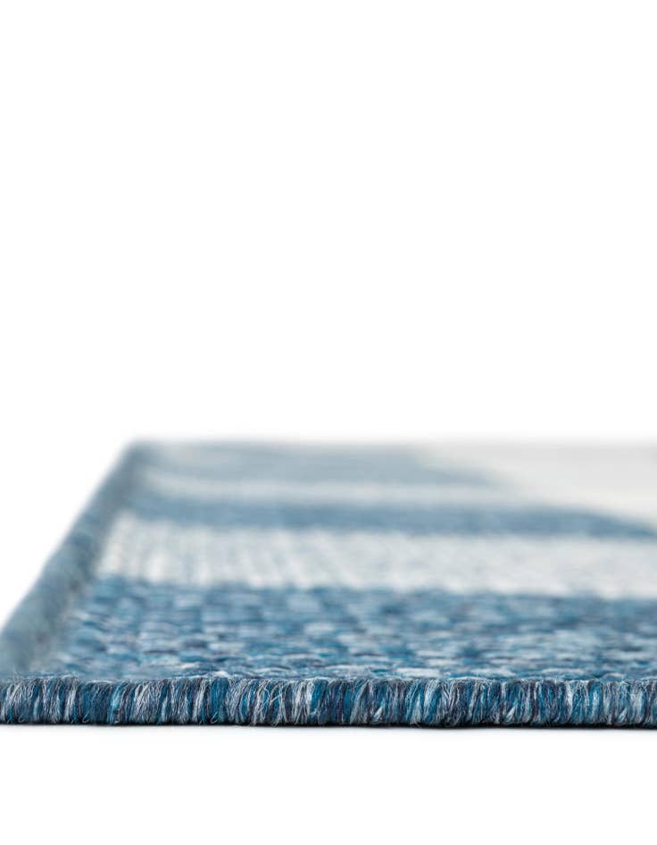 Detail image of  7' 10 x 7' 10  Washable Checkered Indoor / Outdoor Square Rug