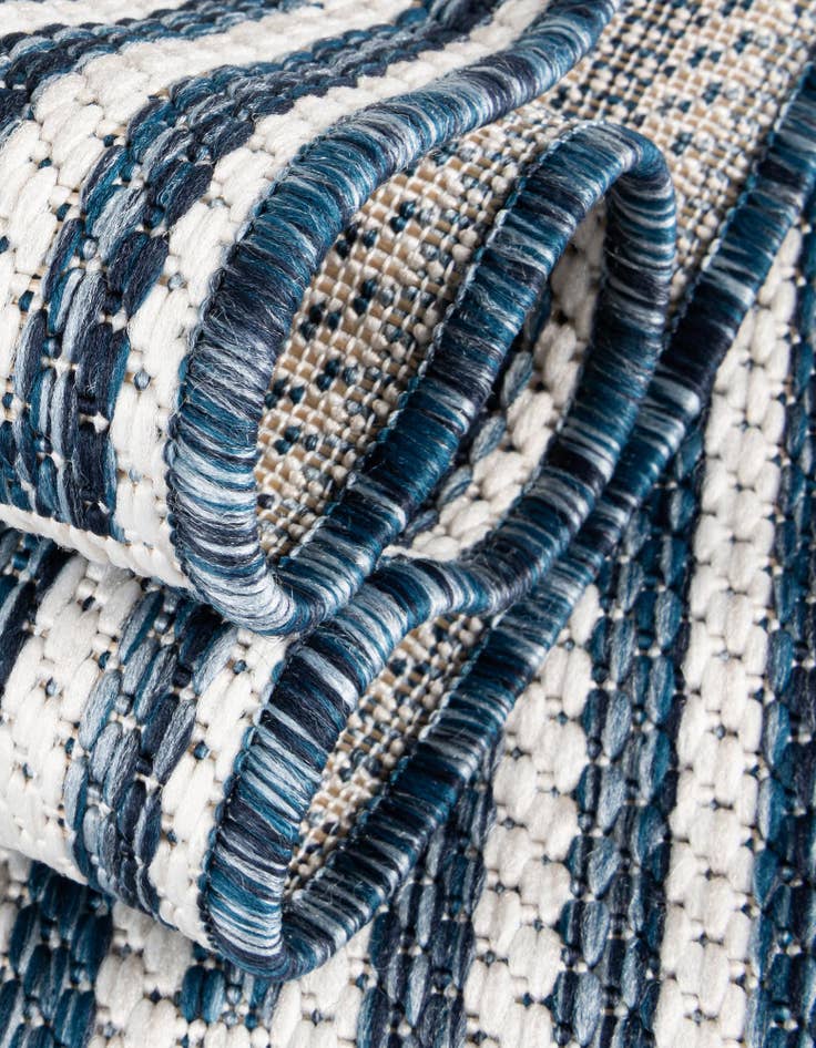 Detail image of  7' 10 x 7' 10  Washable Modern Indoor / Outdoor Square Rug