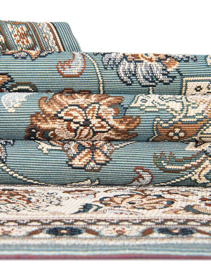 Detail image of  7' 10 x 7' 10  Washable Traditional Indoor / Outdoor Square Rug