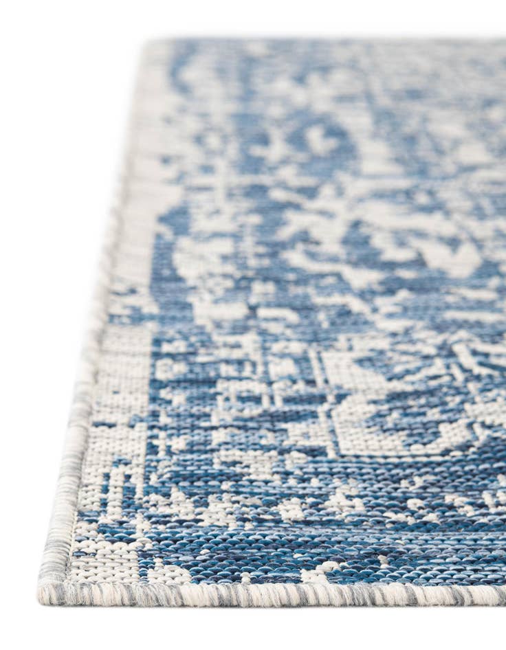 Detail image of  13' x 13'  Washable Traditional Indoor / Outdoor Square Rug