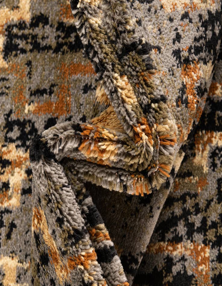 Detail image of  7' 10 x 7' 10 Saturn Square Rug