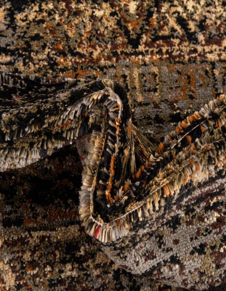 Detail image of  7' 10 x 7' 10 Saturn Square Rug