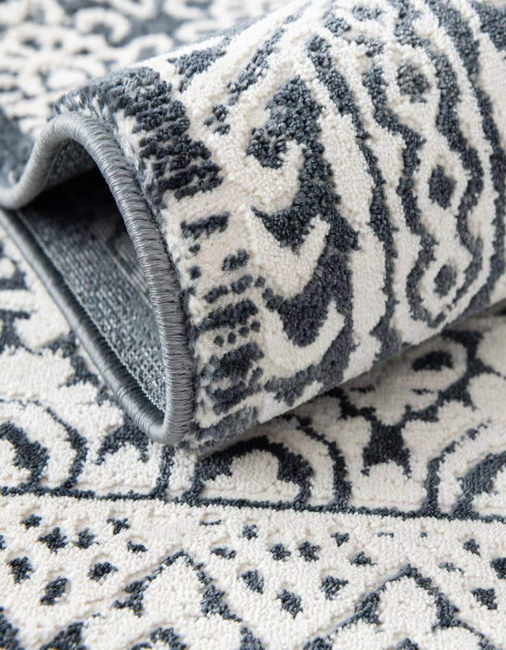 Detail image of Jill Zarin 7' 10 x 7' 10 Uptown Cloisters Square Rug