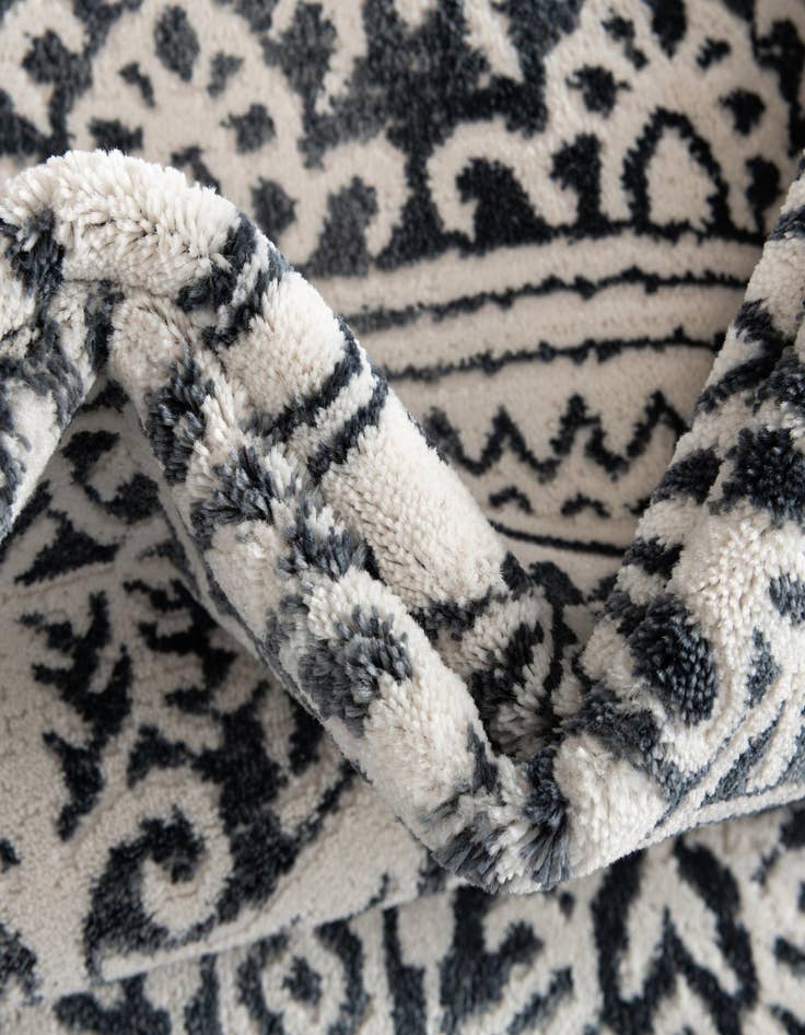 Detail image of Jill Zarin 7' 10 x 7' 10 Uptown Cloisters Square Rug