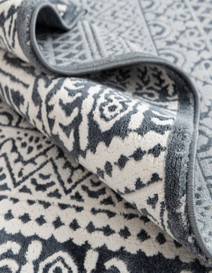 Detail image of Jill Zarin 7' 10 x 7' 10 Uptown Cloisters Square Rug