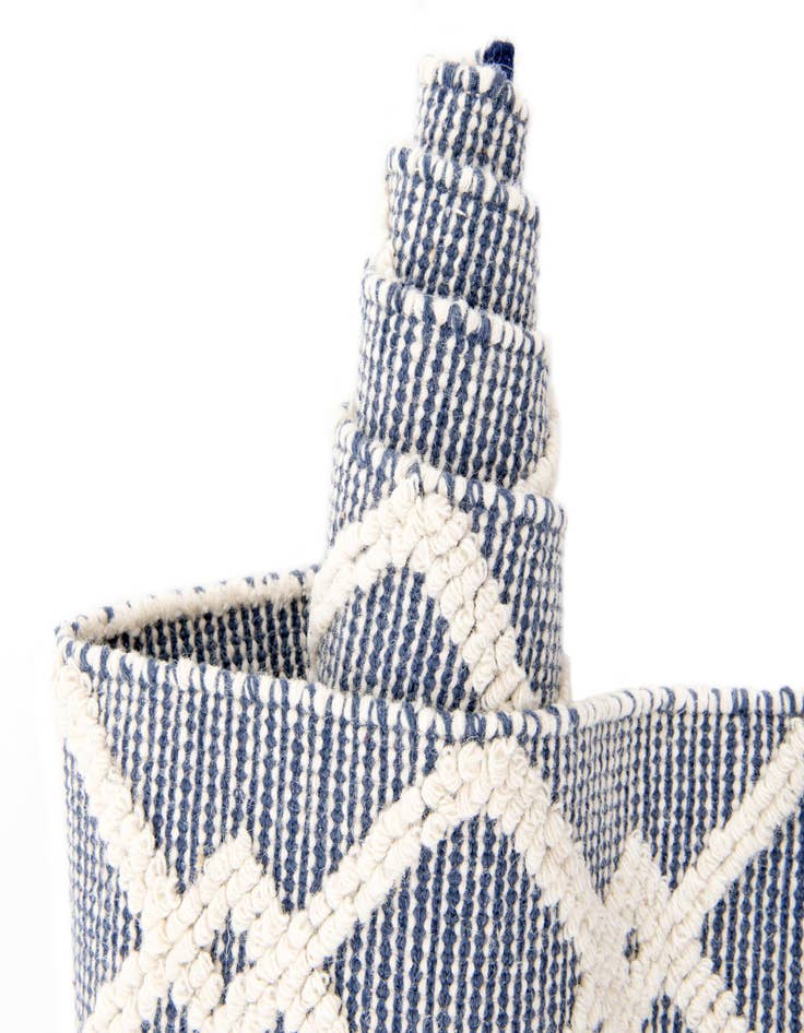 Detail image of  8' x 8'  Hand Knotted Jill Zarin Dorset Square Rug