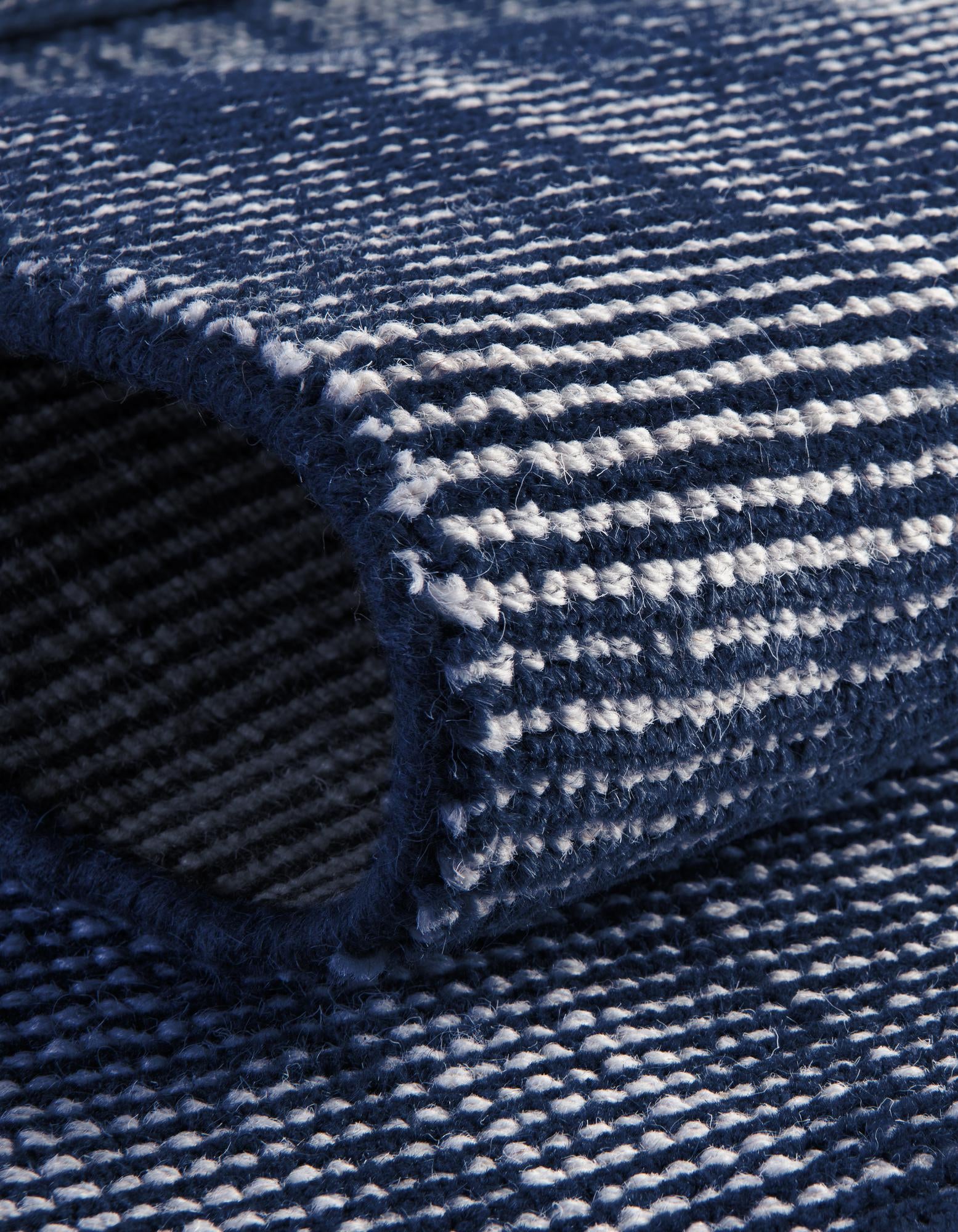Blueberry 7' 10 x 7' 10 Hand Woven Jill Zarin English Manor Farmhouse ...