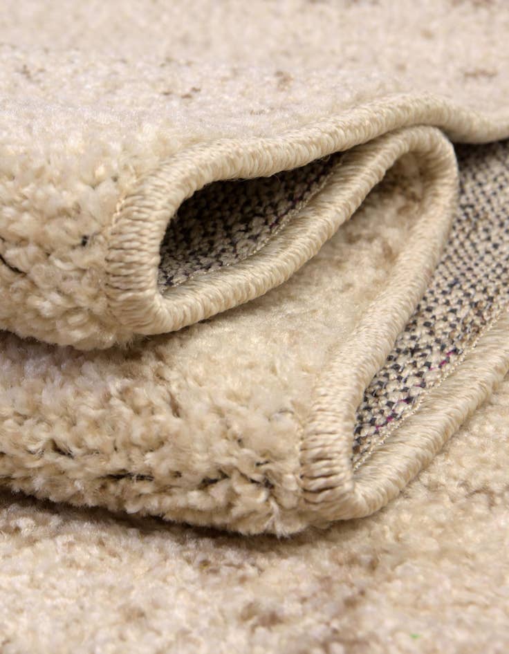 Detail image of  5' x 10' Angelica Runner Rug