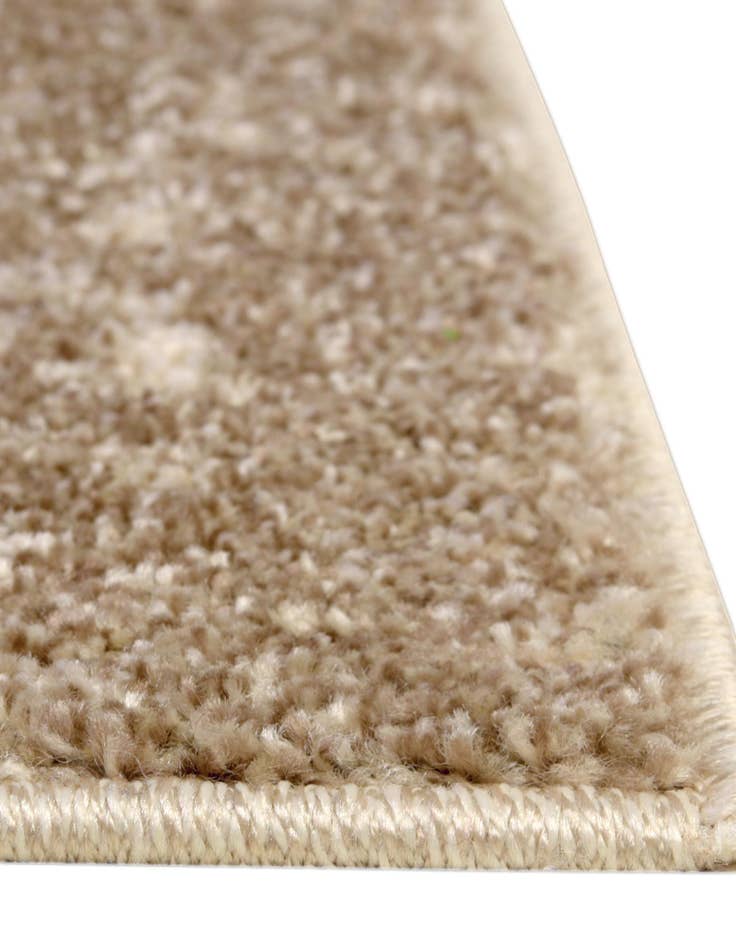 Detail image of  5' x 10' Angelica Runner Rug