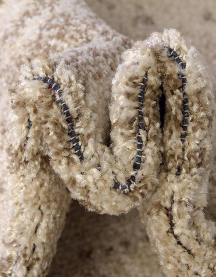 Detail image of  5' x 10' Angelica Runner Rug