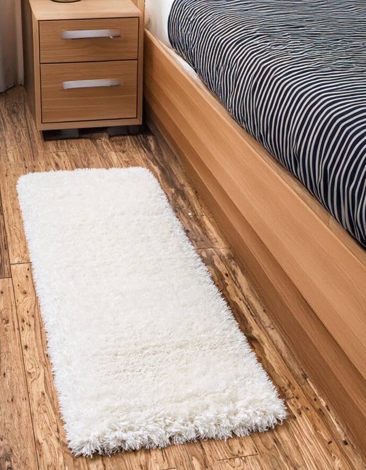 Detail image of  2' x 6' Marilyn Monroe™ Shag Runner Rug