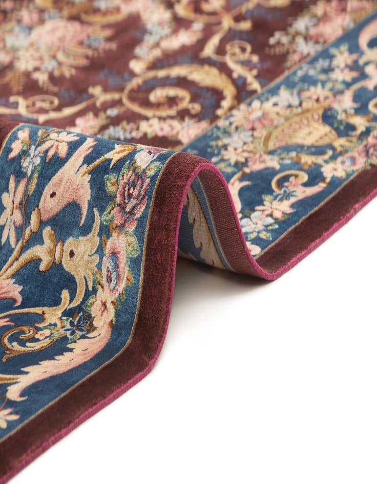 Detail image of  5' 8 x 9' 1 Ghom Design Rug