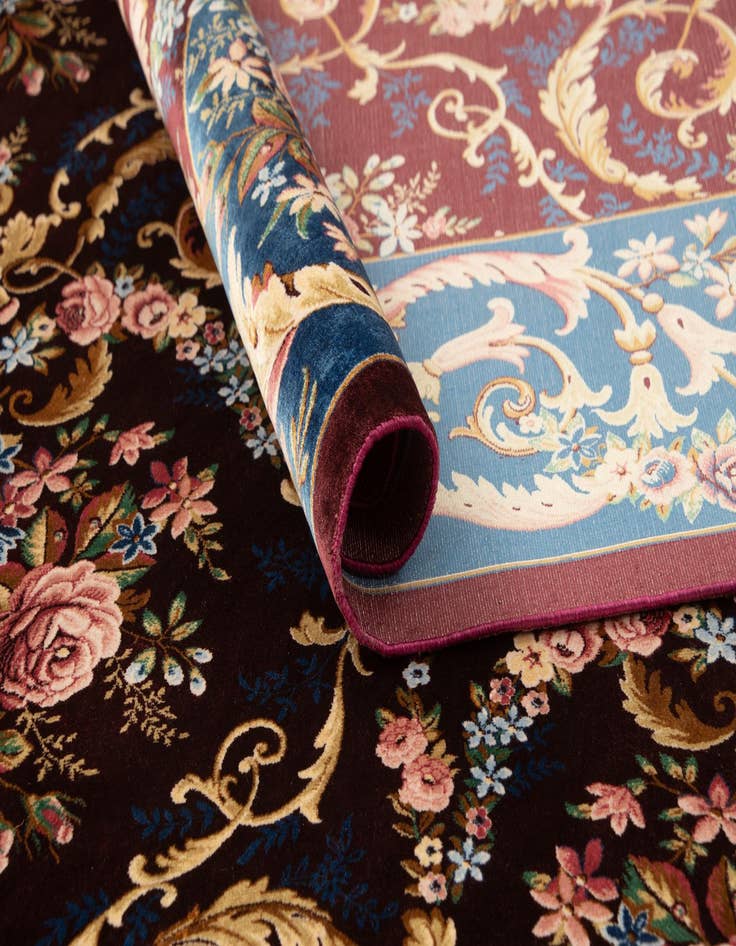 Detail image of  5' 8 x 9' 1 Ghom Design Rug