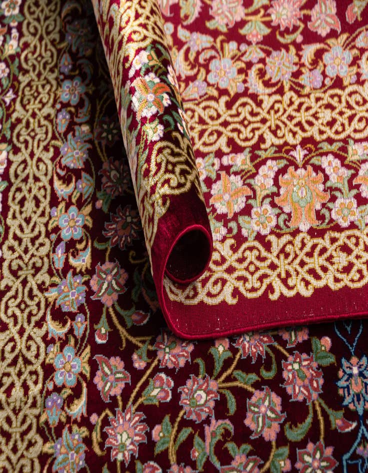 Detail image of  2' 7 x 4' 2 Ghom Silk Rug