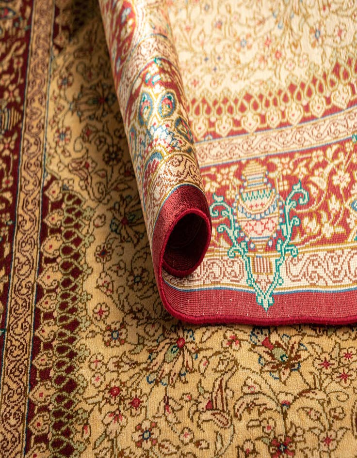 Detail image of  2' 7 x 4' Ghom Silk Rug
