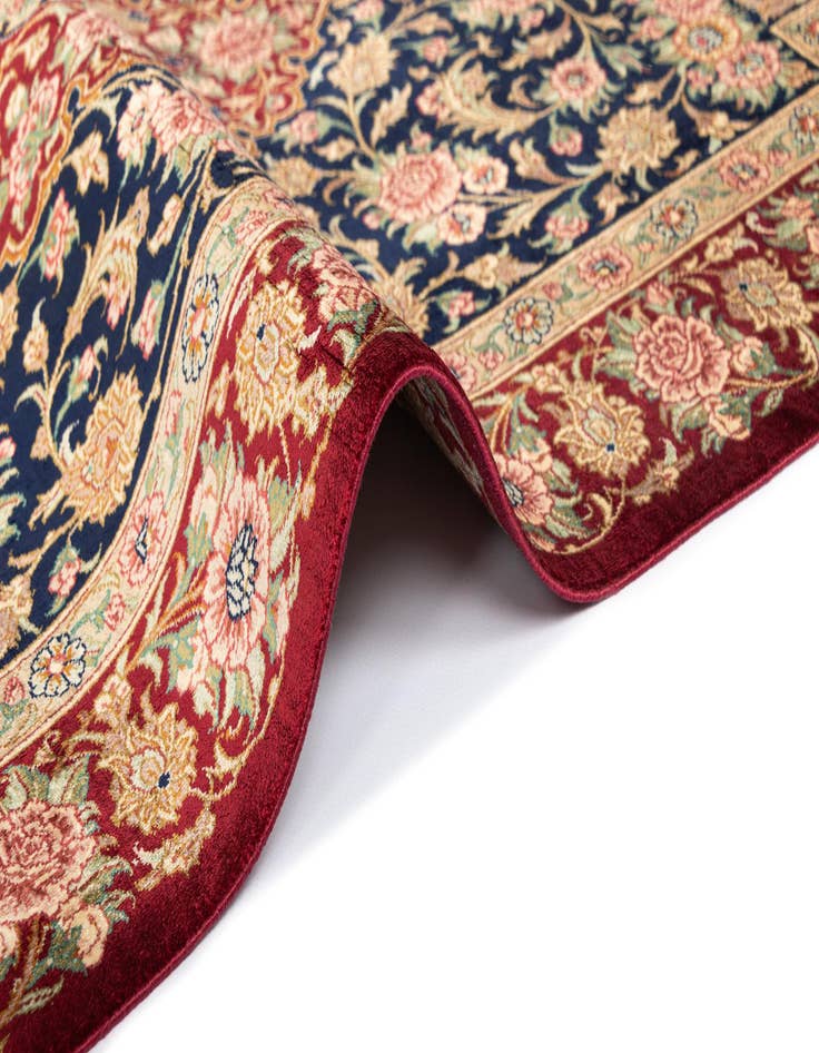 Detail image of  2' 7 x 4' Ghom Silk Rug