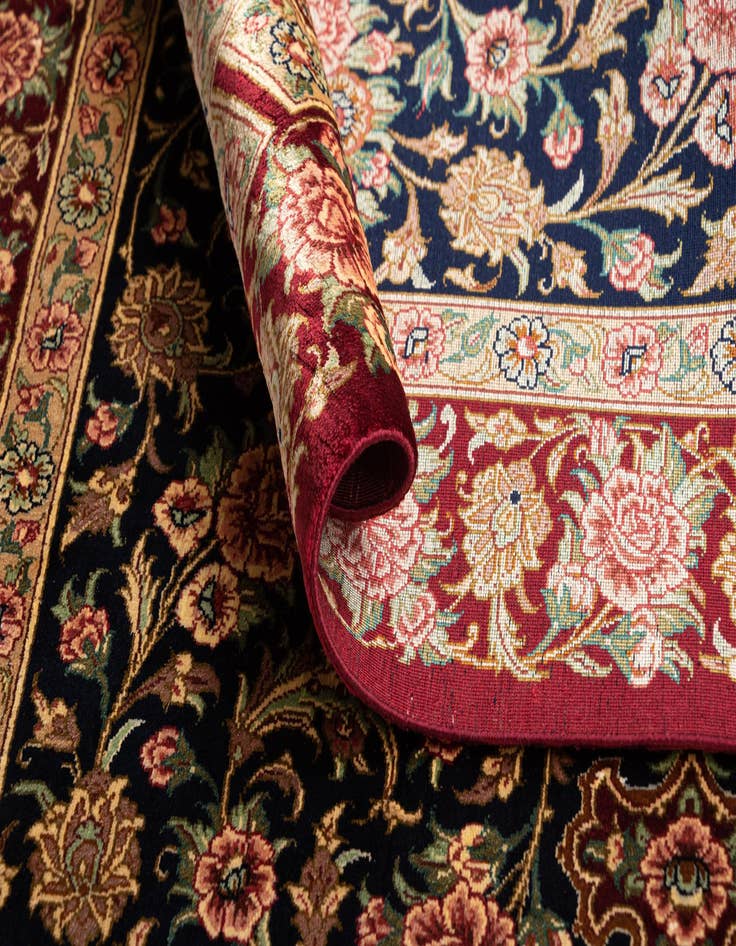 Detail image of  2' 7 x 4' Ghom Silk Rug