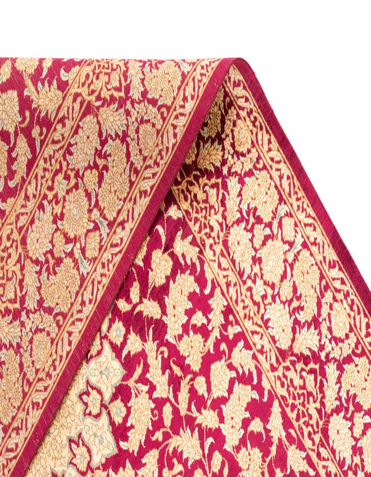 Detail image of  3' 3 x 4' 10 Ghom Silk Rug