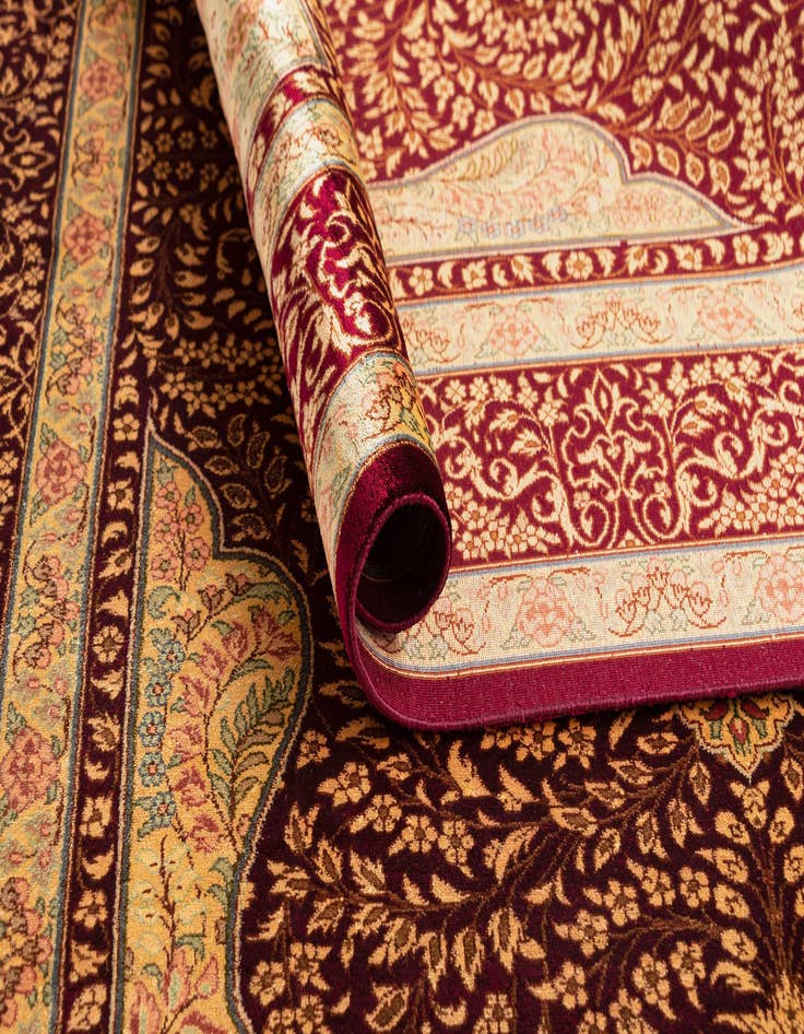 Detail image of  3' 3 x 5' Ghom Silk Rug