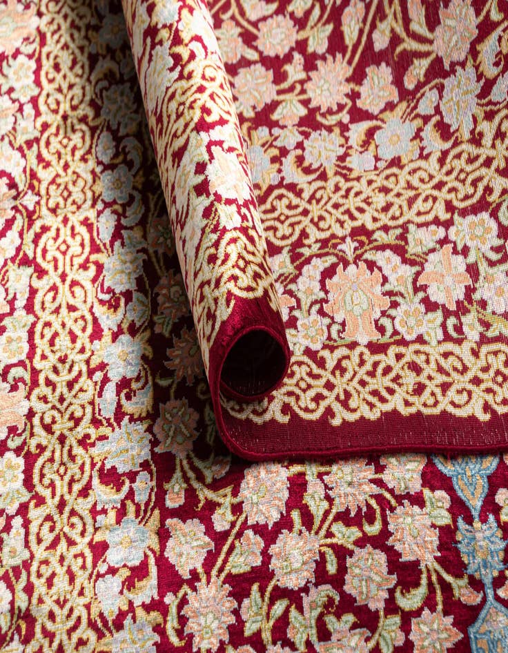 Detail image of  2' 7 x 4' 2 Ghom Silk Rug