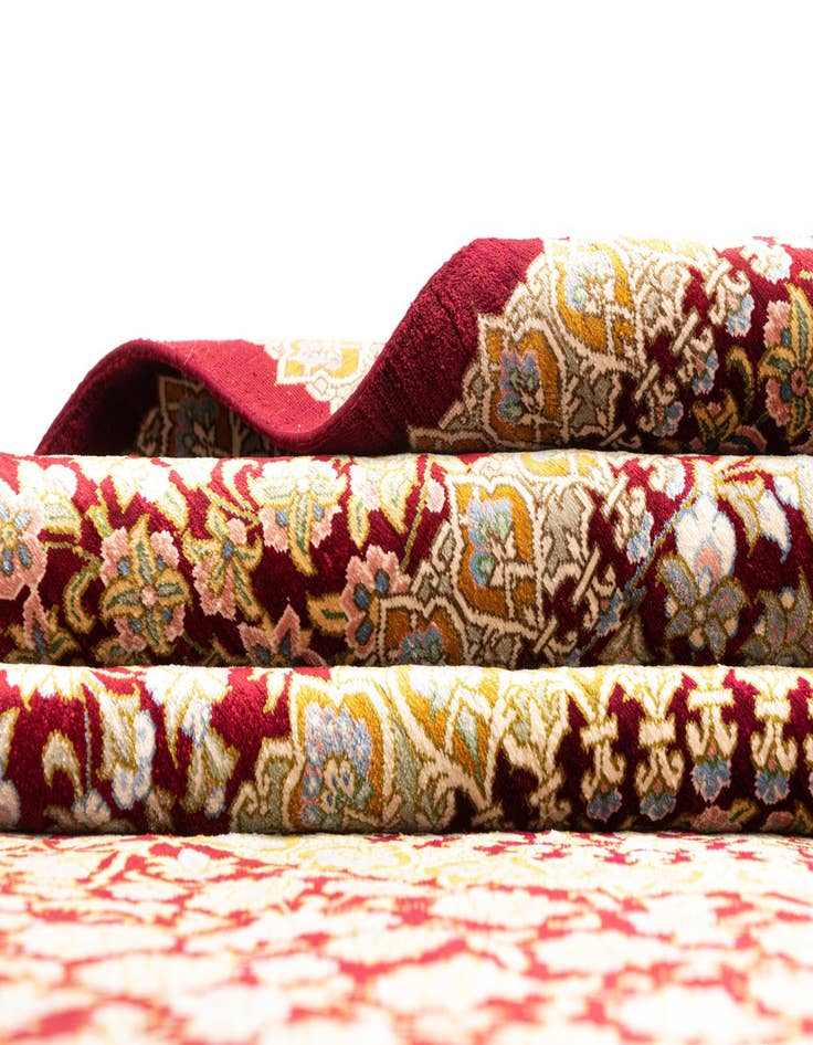 Detail image of  4' 5 x 6' 8 Ghom Silk Rug