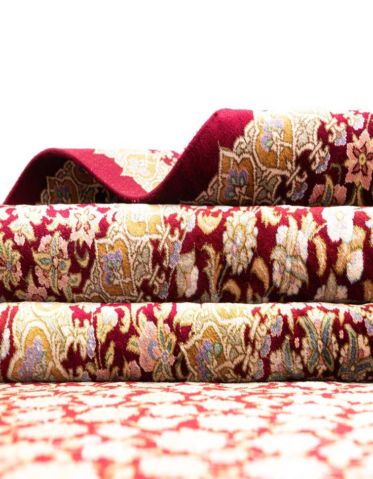 Detail image of  4' 4 x 6' 9 Ghom Silk Rug