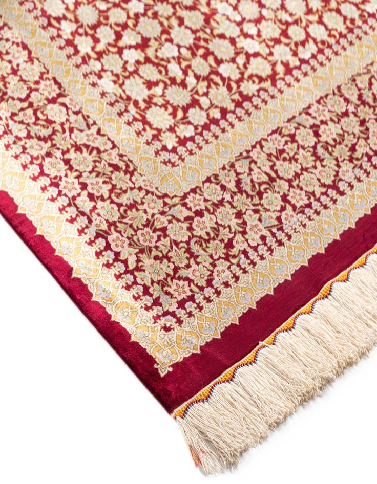 Detail image of  4' 4 x 6' 9 Ghom Silk Rug