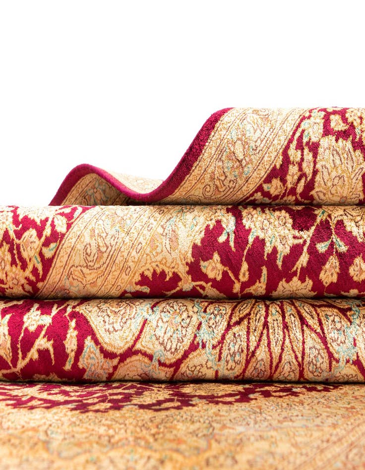 Detail image of  4' 4 x 6' 5 Ghom Silk Rug