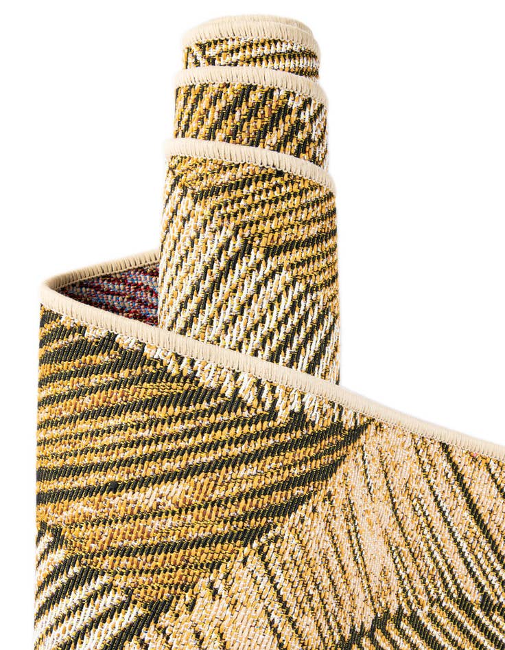 Detail image of  7' 10 x 11'  Washable Botanical Indoor / Outdoor Rug