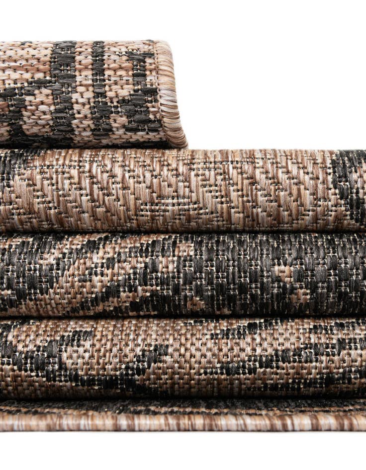 Detail image of  5' 3 x 8'  Washable Coastal Indoor / Outdoor Rug