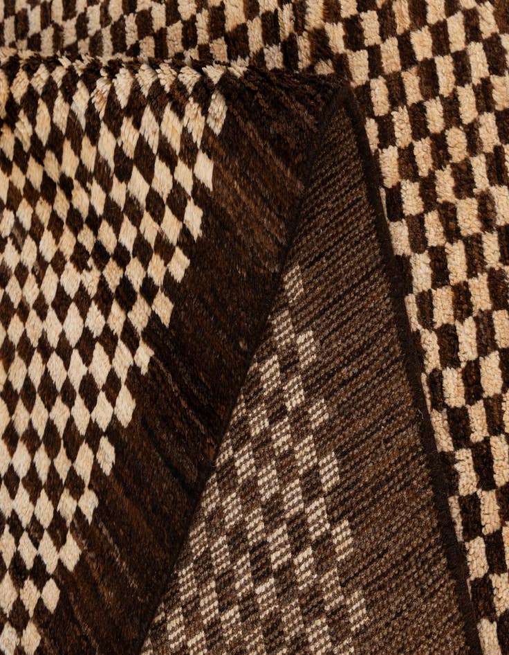 Detail image of 3' 10 x 5' 9 Hand Knotted Darya Wool Rug