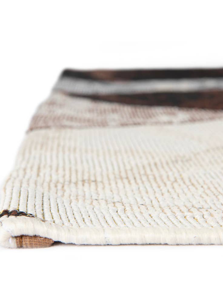 Detail image of  8' x 8'  Washable Modern Indoor / Outdoor Square Rug