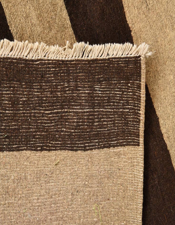 Detail image of  5' 1 x 6' 6  Hand Knotted Modern Ziegler Rug