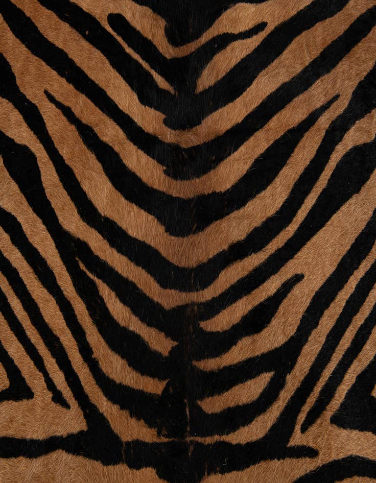Detail image of  6' x 6' 8 Cowhide Leather Freeform Rug