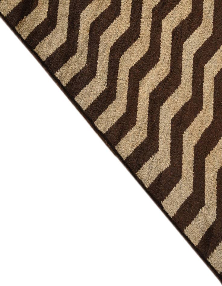 Detail image of  4' 10 x 6' 3  Hand Knotted Modern Ziegler Rug