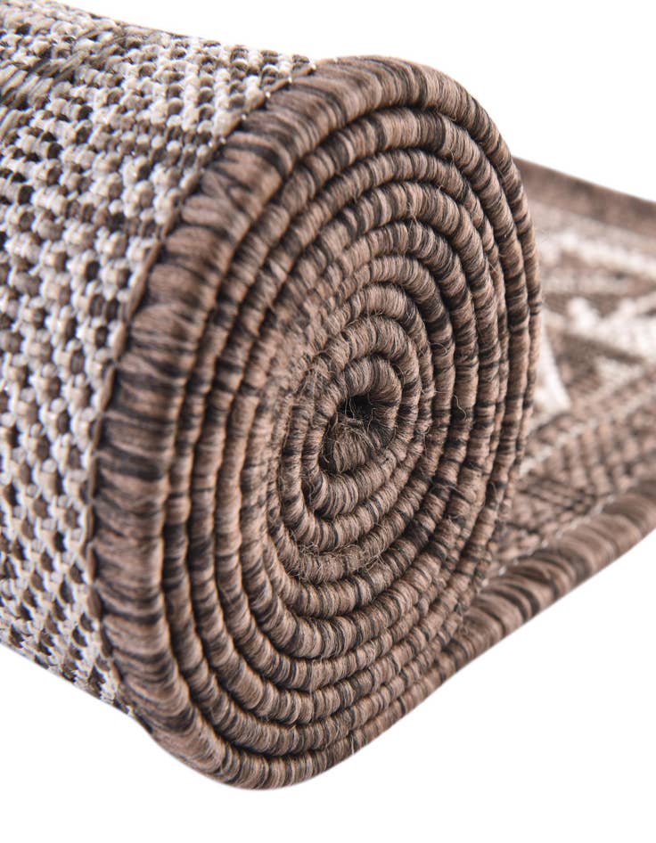 Detail image of  7' 10 x 7' 10  Washable Aztec Indoor / Outdoor Octagon Rug