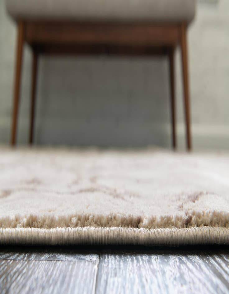 Detail image of  5' x 8' Oasis Oval Rug