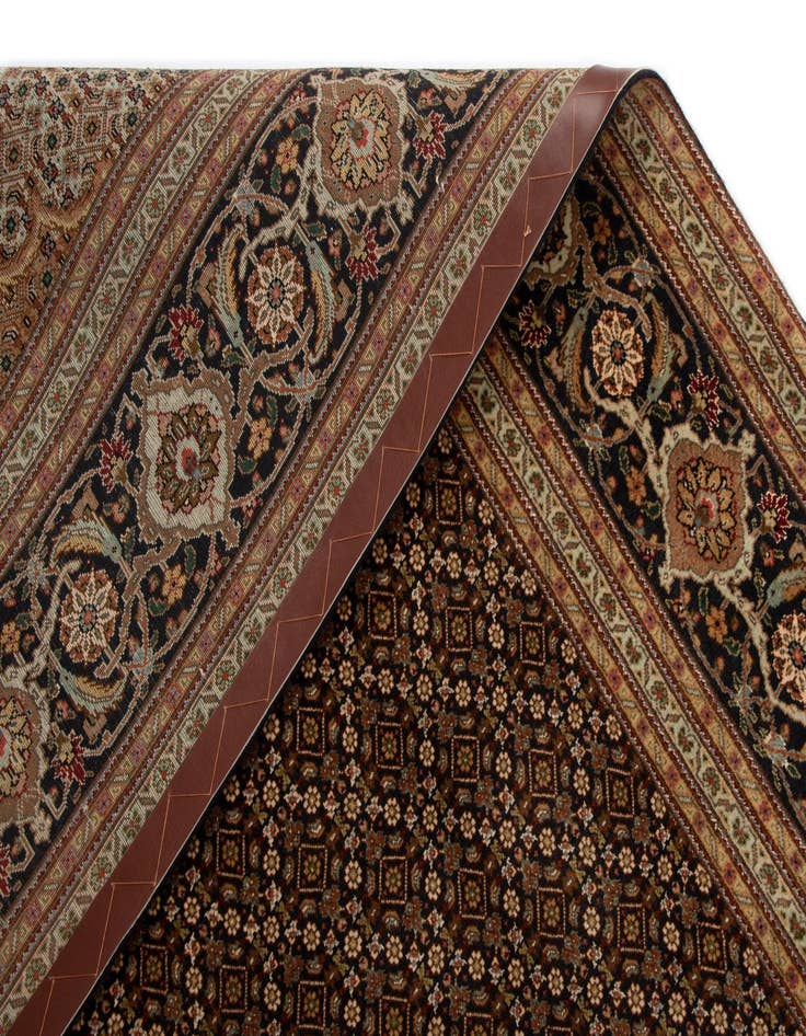 Detail image of  6' 6 x 9' 8 Tabriz Mahi Oval Rug