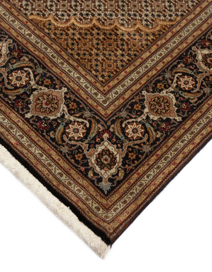 Detail image of  6' 6 x 9' 8 Tabriz Mahi Oval Rug