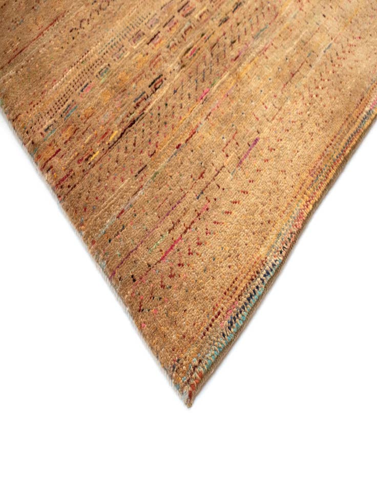 Detail image of  4' x 5' 8 Aatish Wool Rug