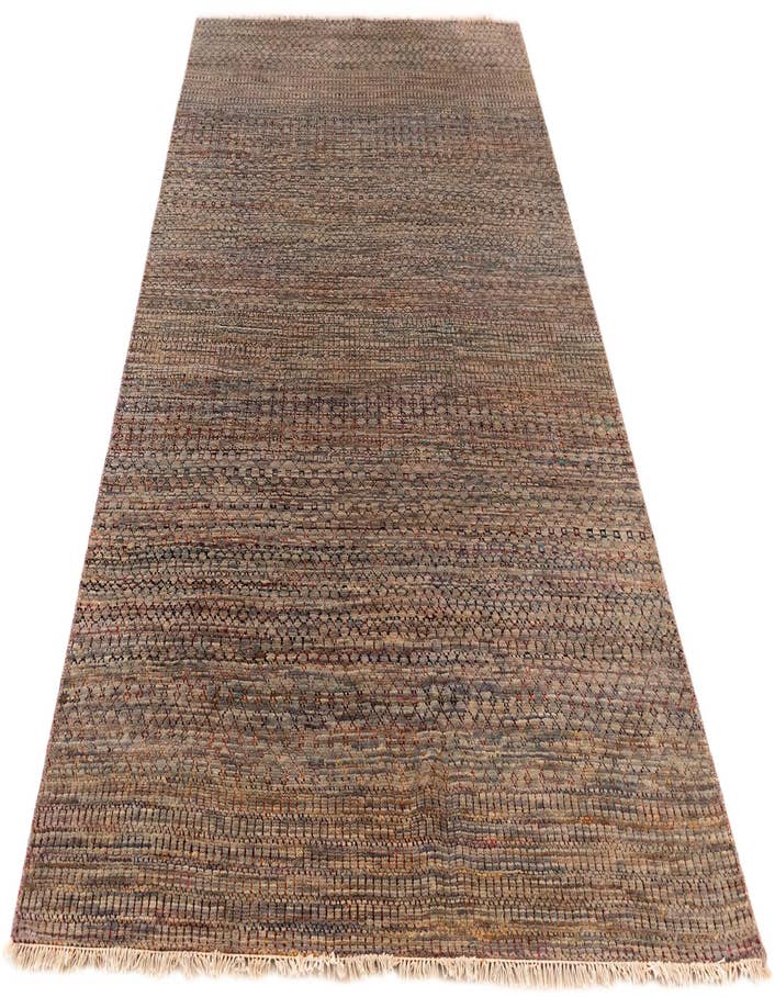 Detail image of  6' 8 x 9' 11 Agra Wool Rug