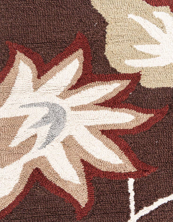 Detail image of  4' x 5' 10 Agra Rug