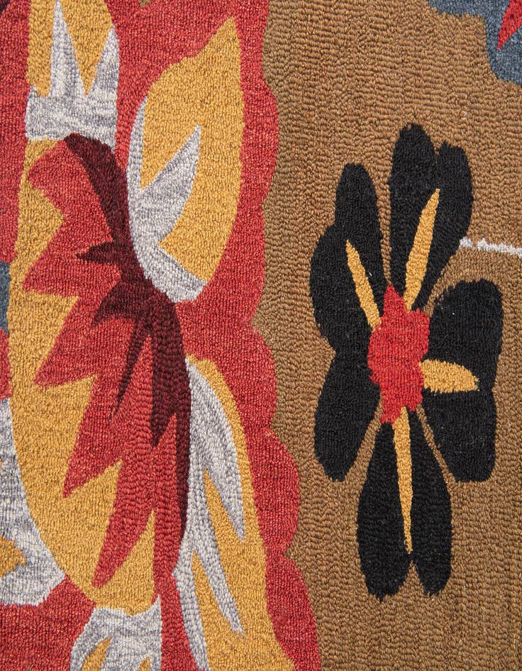 Detail image of  5' 1 x 8' 1 Agra Rug
