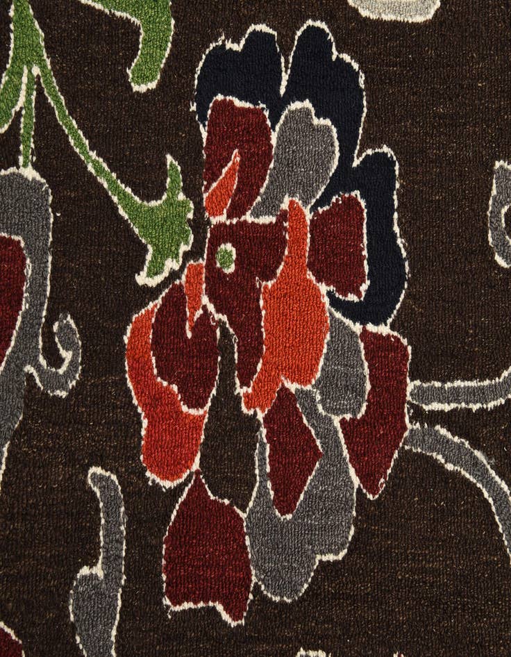 Detail image of  6' x 9' Agra Rug
